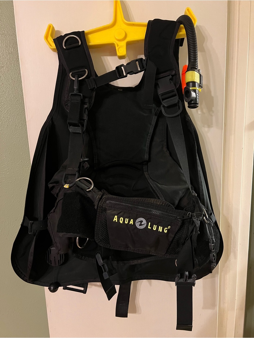 Aqua Lung Malibu RDS Dive Vest With Hoses & Hanger Size Medium See Pics